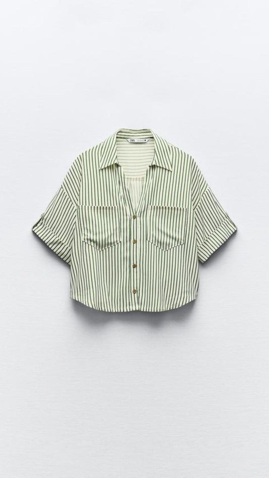 Camisa verde de de rayas