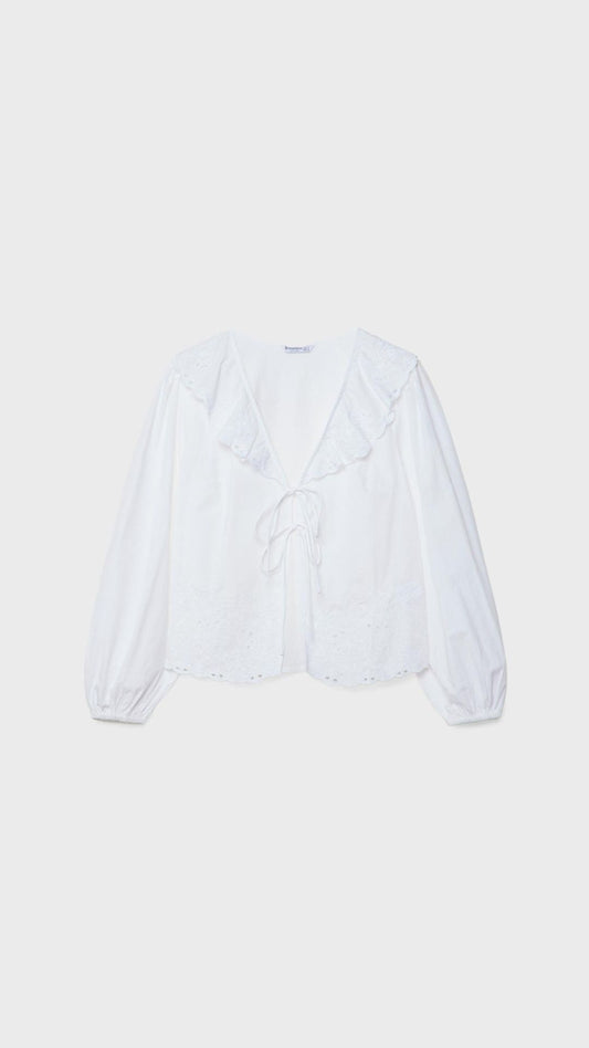 Camisa blanca de volados